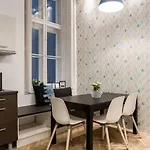 Luxury St Stephen's Basilica Apartman Budapest