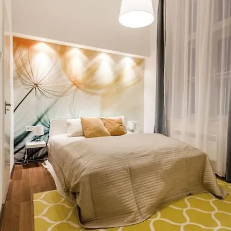 Luxury St Stephen's Basilica Apartment