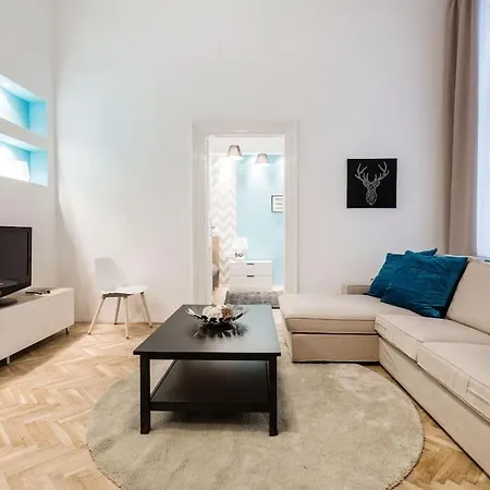 Luxury St Stephen's Basilica Apartment